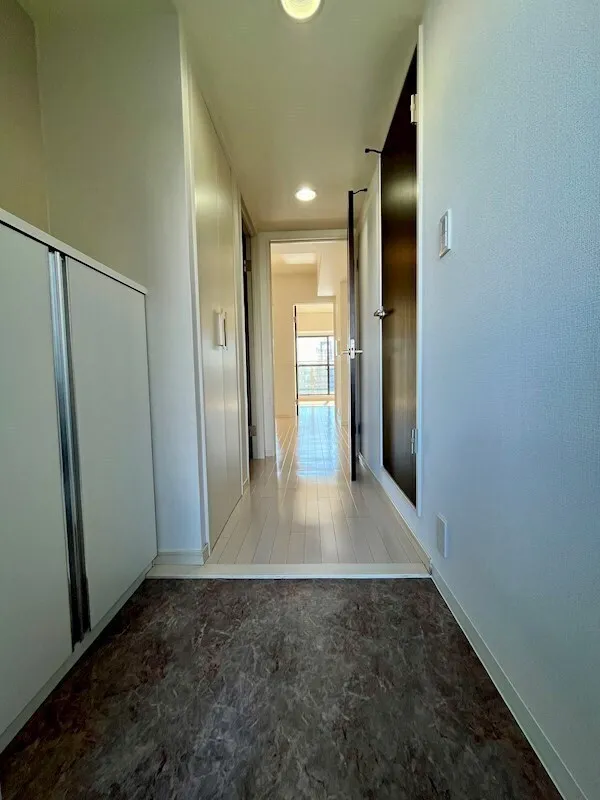 Residia Shibaura - Interior - ["Door", "Fixture", "Building"]