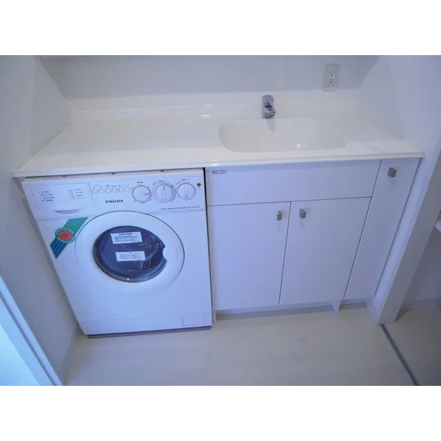 San Pies Omori - Interior - ["Laundry room", "Cabinetry", "Bathroom cabinet"]