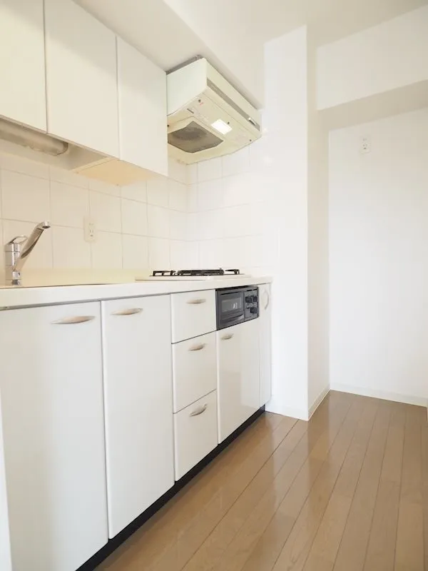 RESIDIA Bunkyo Sengoku - Interior - ["Property", "Room", "Cabinetry"]