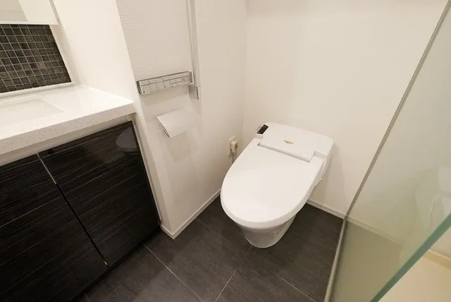Comforia Shinjuku East Side Tower - Interior - ["Property", "Plumbing fixture", "Toilet"]