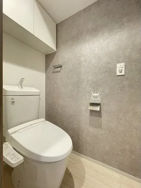 Stylio Kamata West - Interior - ["Toilet seat", "Flooring", "Plumbing fixture"]