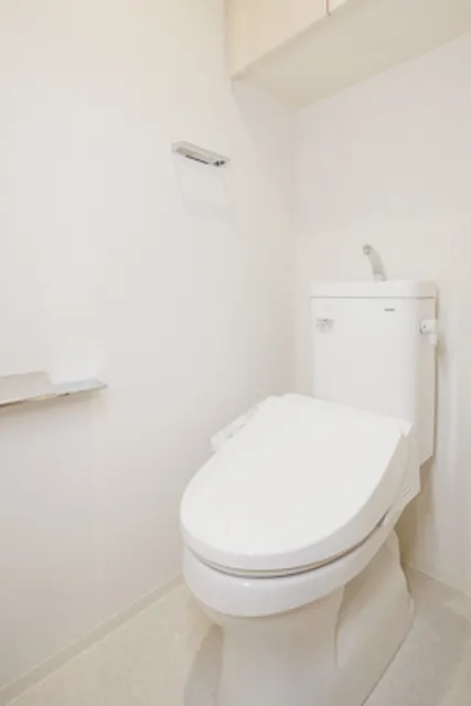 LEGASIS Nakameguro - Interior - ["Toilet seat", "Bathroom", "Toilet"]