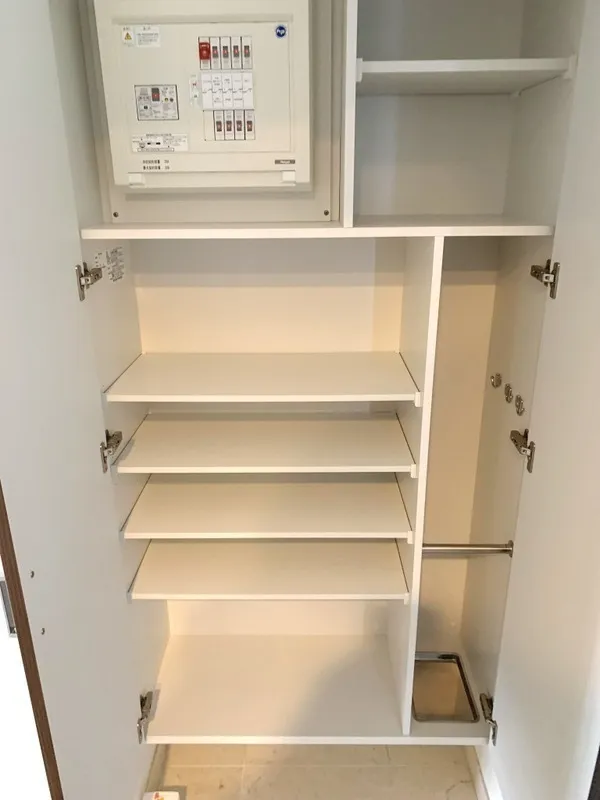 GRAN PASEO Honkomagome - Interior - ["Wood", "Shelving", "Composite material"]