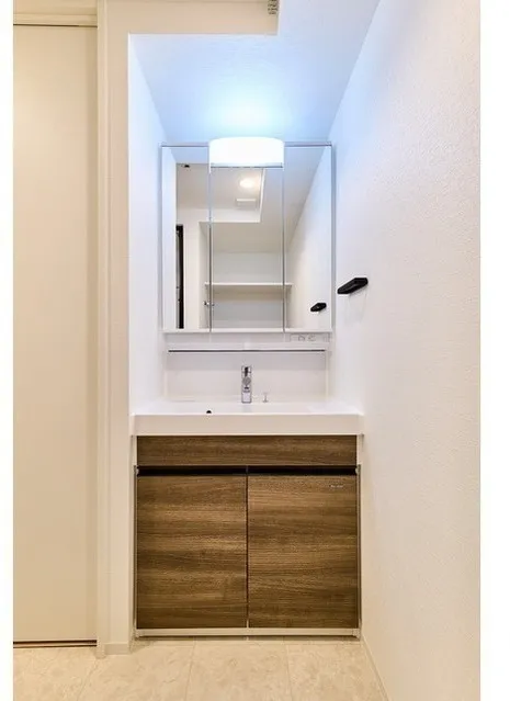 Clarita Nishi-Nippori - Interior - ["Flooring", "Plumbing fixture", "Interior design"]