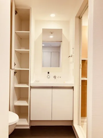 Proud Flat Yoyogi Hachiman - Interior - ["Wall", "Flooring", "Interior design"]