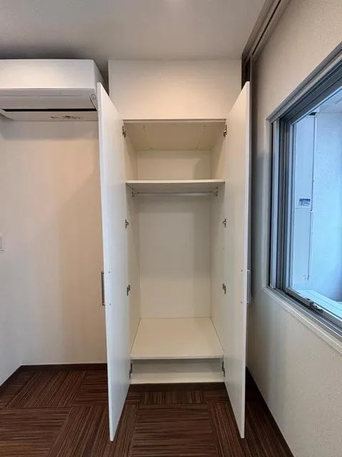 Park Axis Tameike-Sanno - Interior - ["Flooring", "Floor", "Wood"]