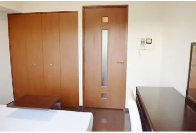 Toshin Phoenix Yoyogi - Interior - ["Wall", "Flooring", "Floor"]