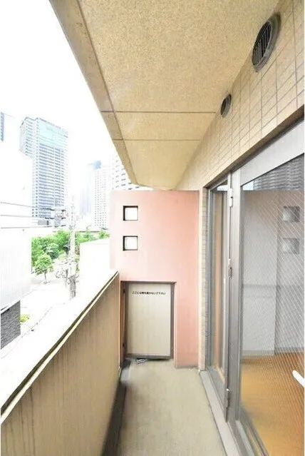 Aperto Nishi Shinjuku - Interior - ["Building", "Fixture", "Window"]