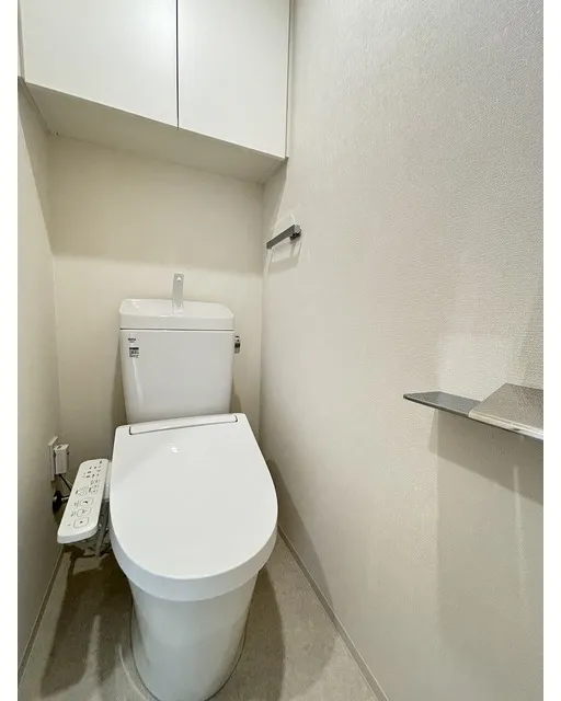 Asyl Court Nerima Nakamurabashi - Interior - ["Toilet seat", "Toilet", "Plumbing fixture"]