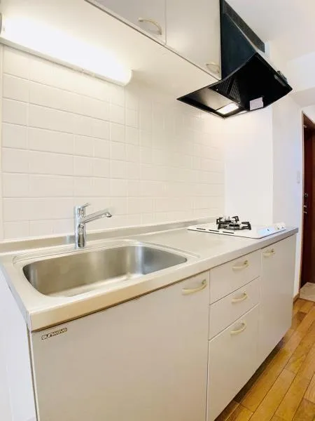 Bregrace Sangubashi - Interior - ["Kitchen Sink", "Kitchen", "Plumbing fixture"]