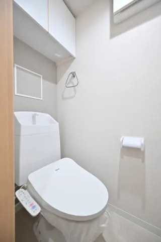 CENTRAL GARDEN RESIDENCE TOKYO - Interior - ["Toilet seat", "Plumbing fixture", "Bathroom"]
