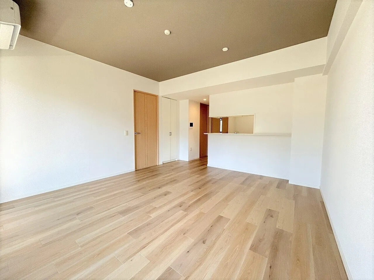Esty Maison Toyosu Residence - Interior - ["Flooring", "Wood flooring", "Floor"]