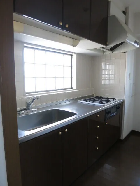 Abrest Nishinippori - Interior - ["Kitchen Sink", "Kitchen", "Plumbing fixture"]