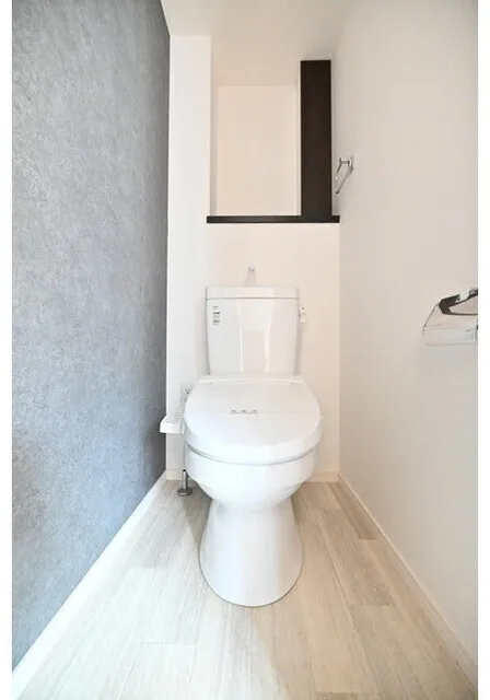 K's Omotesando - Interior - ["Toilet seat", "Toilet", "Bathroom"]