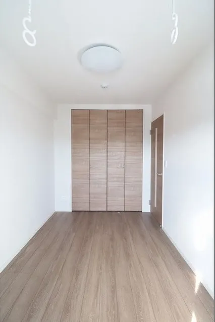 Alpha Court Yahiro - Interior - ["Fixture", "Wood", "Flooring"]