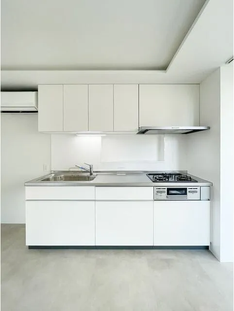 Huit Kagurazaka - Interior - ["Countertop", "Cabinetry", "Tap"]