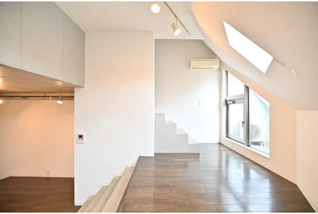Maple Shin Nakano - Interior - ["Flooring", "Floor", "Wall"]