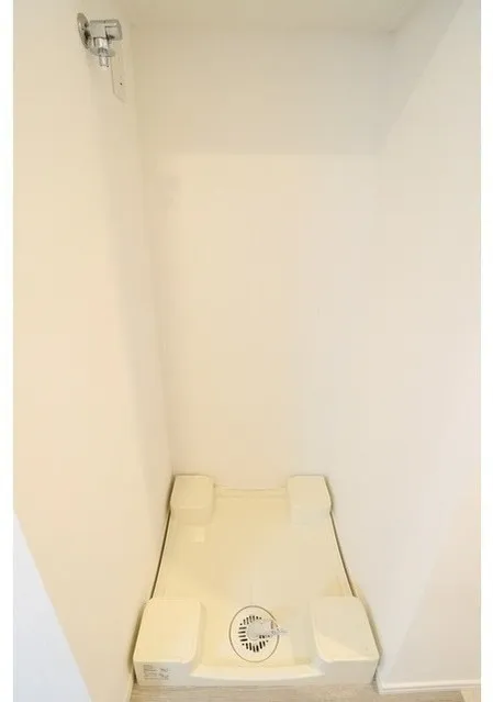 Camellia - Interior - ["Bathroom", "Plumbing fixture", "Tile Flooring"]