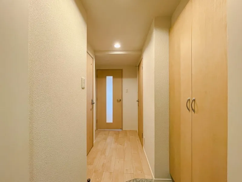 Castalia Hatsudai - Interior - ["Flooring", "Floor", "Wall"]