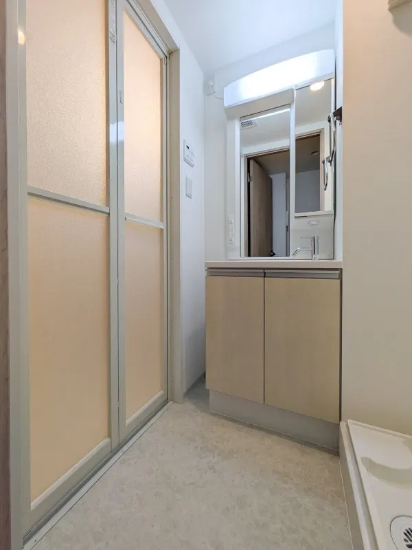 HJ Crown I - Interior - ["Wall", "Flooring", "Wood"]