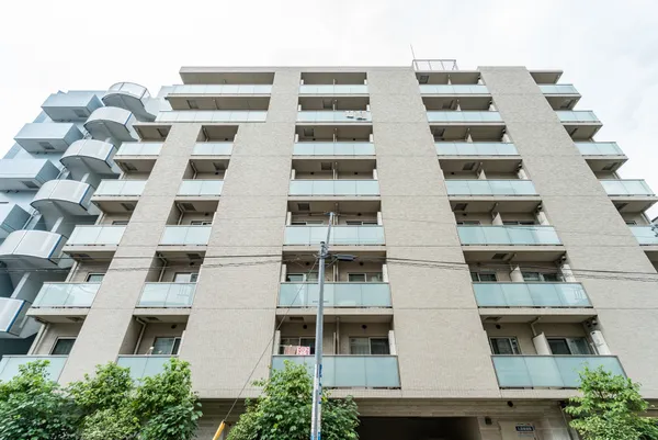 Plaire Deux Nishi-Shinjuku 5-Chome - Exterior - ["Cornales", "Hydrangea", "Geraniums"]