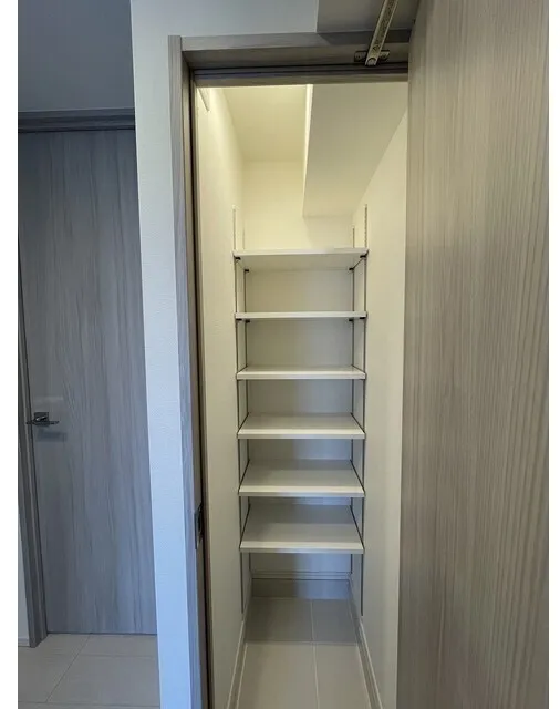 BPR Residence Oshima - Interior - ["Wood", "Flooring", "Shelving"]