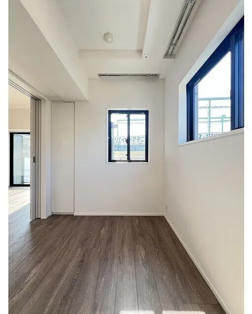 Comforia Nakakasai - Interior - ["Wood", "Flooring", "Ceiling"]
