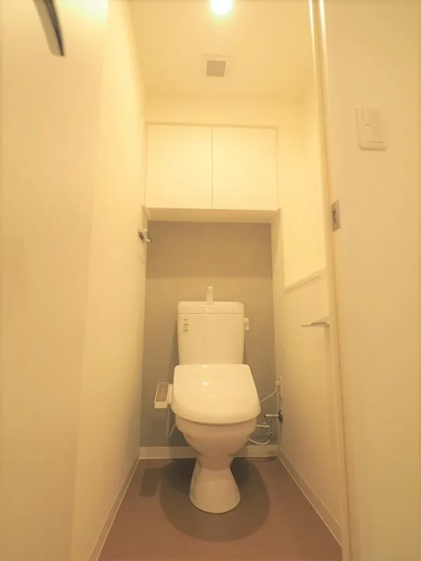 Asyl Court Shinkoenji - Interior - ["Toilet seat", "Toilet", "Plumbing fixture"]
