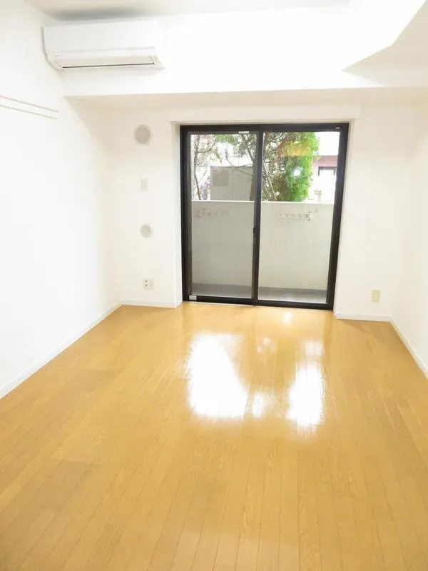 Prospect Monzennakacho - Interior - ["Wood", "Flooring", "Floor"]