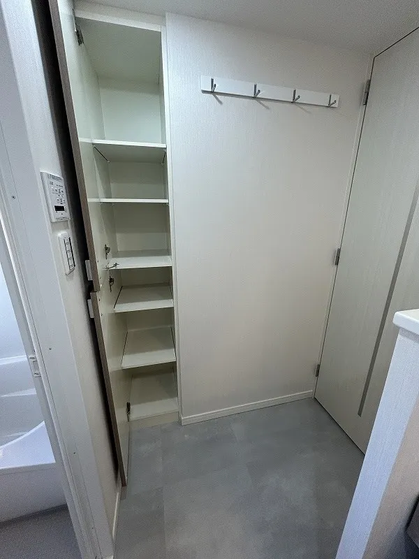 Doue Ginza East II - Interior - ["Flooring", "Wood", "Floor"]