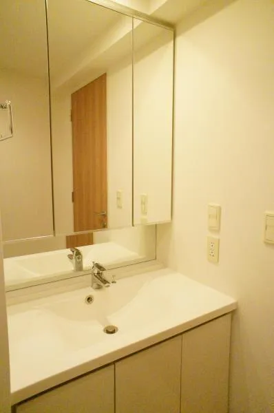 Brillia Ist Sangenjaya Ivy Terrace - Interior - ["Flooring", "Floor", "Interior design"]