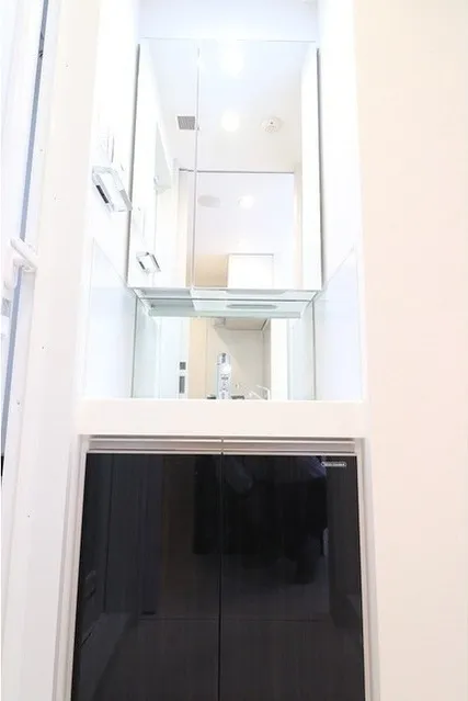 Comforia Takinogawa - Interior - ["Fixture", "Rectangle", "Composite material"]