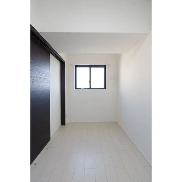 OPEN BLOOM SUMIDA YAHIRO - Interior - ["Building", "Window", "Fixture"]