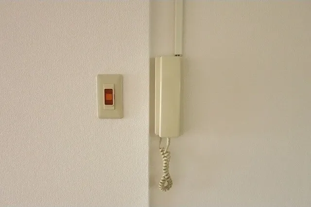 Marumoto Mansion - Interior - ["Rectangle", "Wood", "Cable"]