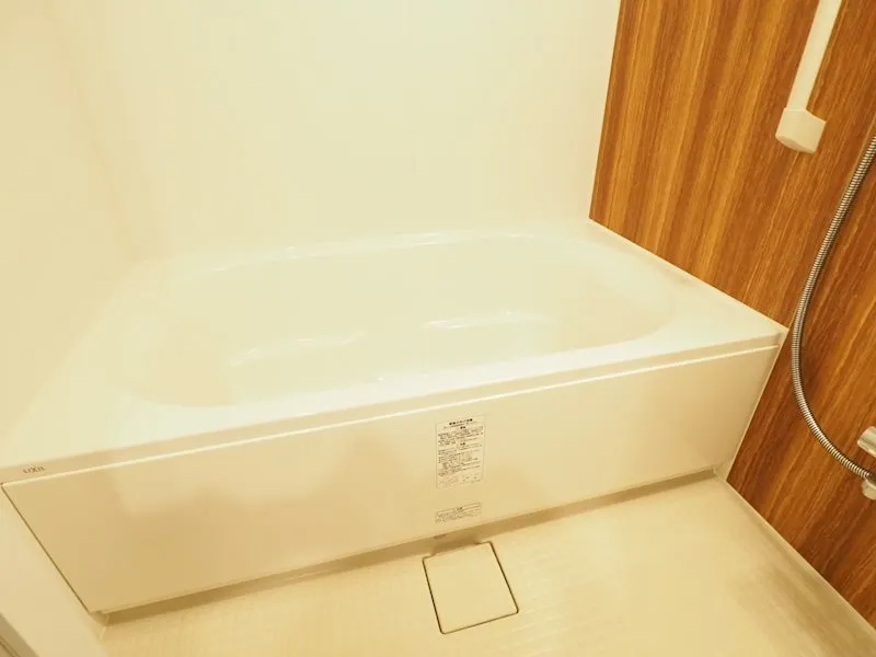 RESIDIA Itabashi Honmachi Place - Interior - ["Property", "Bathtub", "Fluid"]
