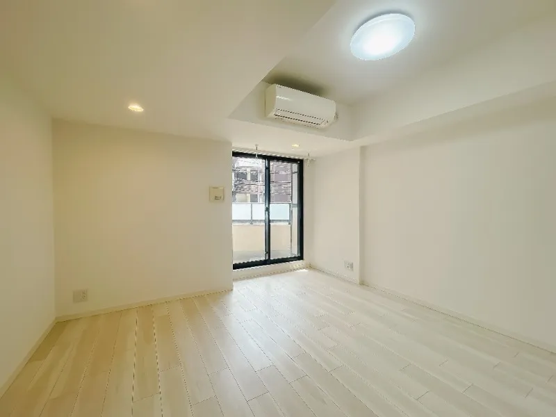 RESIDIA Bunkyo Koishikawa II - Interior - ["Flooring", "Floor", "Ceiling"]