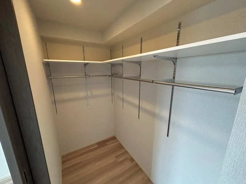 Primal Nerima Toshimaen - Interior - ["Shelving", "Shelf", "Hardwood"]