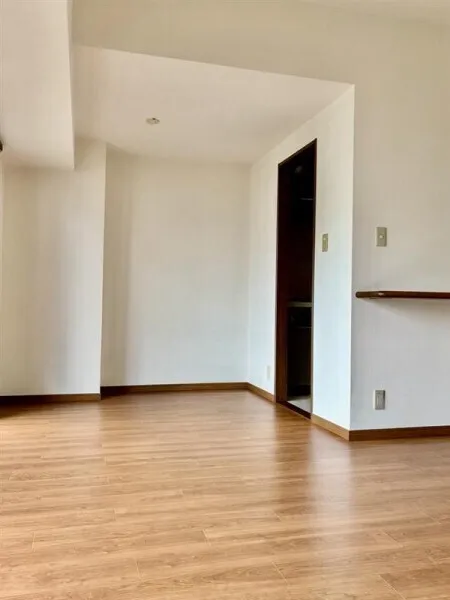 Calm Akabane - Interior - ["Flooring", "Floor", "Wood flooring"]
