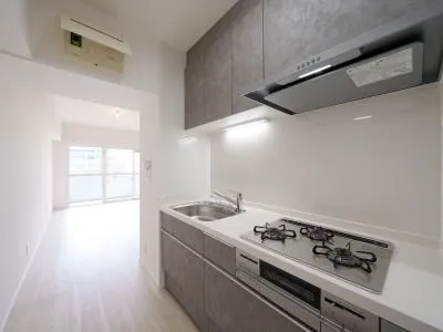 River City 21 East Towers 7 - Interior - ["Apartment", "Floor", "Ceiling"]