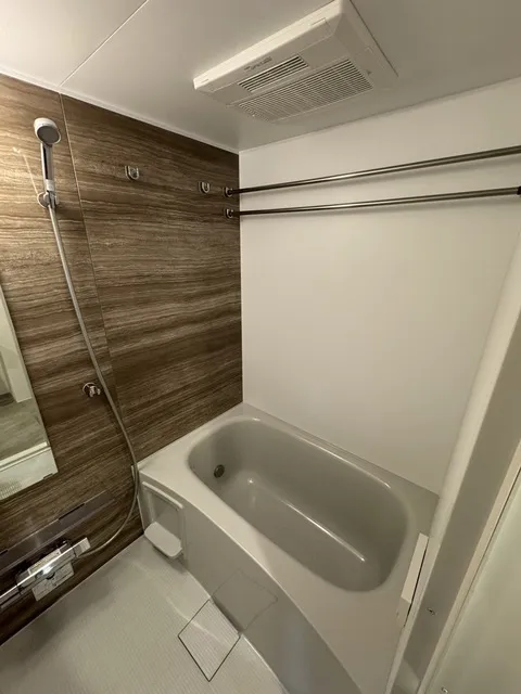 BRICK RESIDENCE Meguro Honcho - Interior - ["Flooring", "Floor", "Plumbing fixture"]
