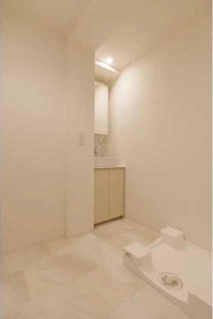 Zinnia Fudomae - Interior - ["Building", "Wood", "House"]