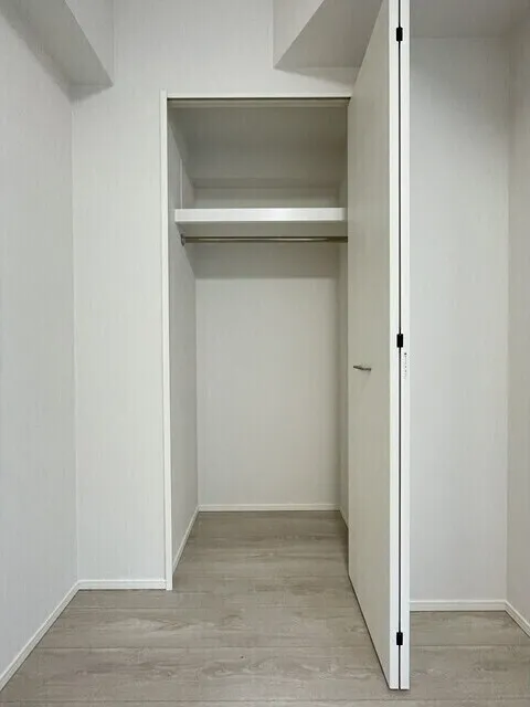 Daffitto Kinshicho - Interior - ["Wall", "Flooring", "Wood"]