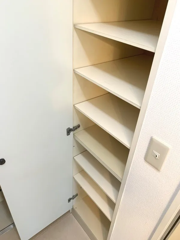 Harmony Kamikitazawa - Interior - ["Wood", "Shelving", "Wood stain"]