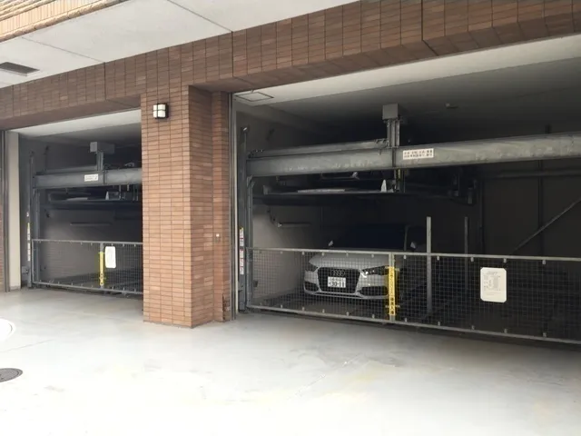 Prospect Glarsa Hiroo - Other - ["Metal", "Parking lot", "Steel"]