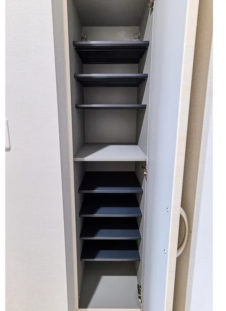 Gran Casa Hikifune II - Interior - ["Shelving", "Shelf", "Design"]