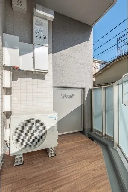 Azure Terrace Toyocho - Interior - ["Fixture", "Rectangle", "Floor"]