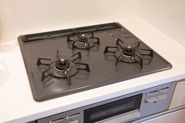 Proud Flat Tsukishima Avenue - Interior - ["Cooktop", "Kitchen stove", "Cabinetry"]