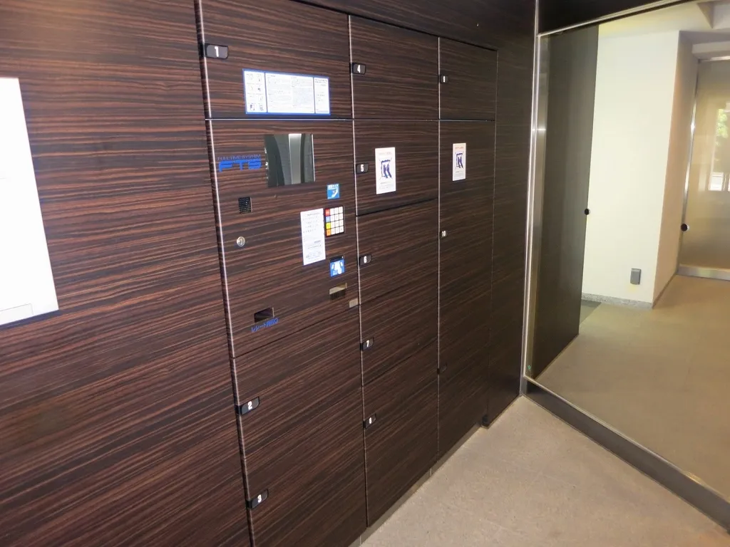 Residence Shirokane Colore - Interior - ["Fixture", "Door", "Wood"]