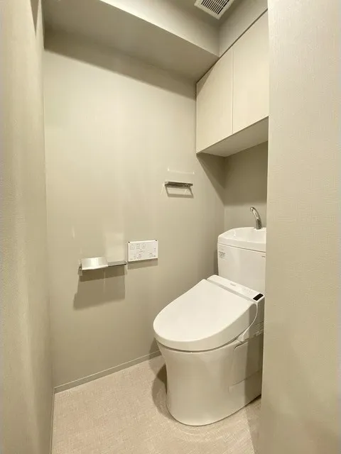 J. Rivere Ueno Iriya Place - Interior - ["Flooring", "Plumbing fixture", "Floor"]