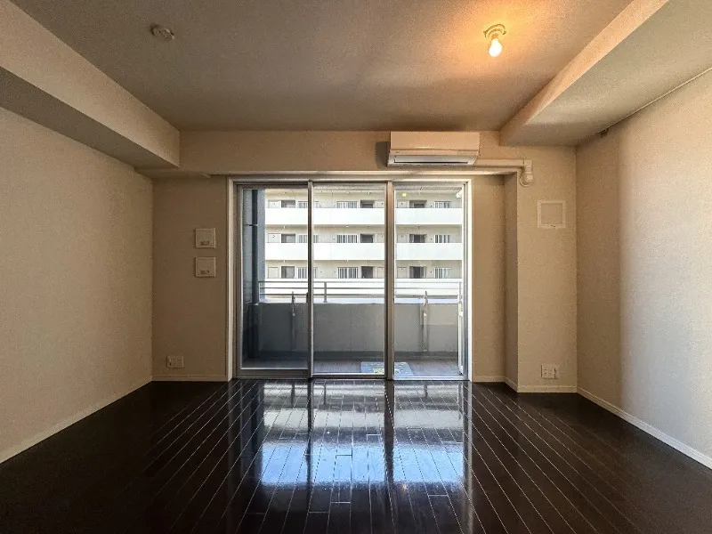 Residia Tower Kamiikebukuro (Tower Building) - Interior - ["Flooring", "Floor", "Apartment"]